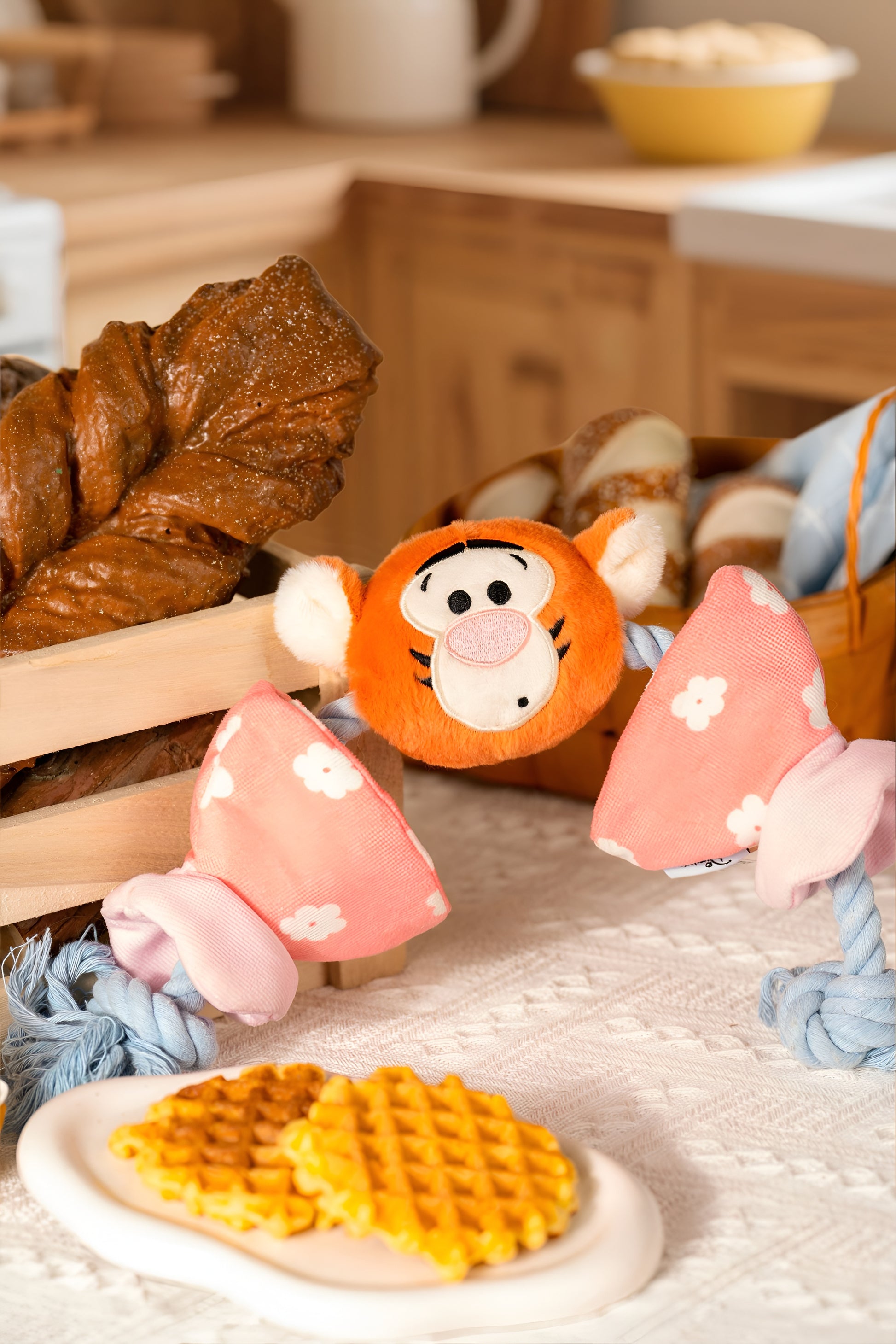 Tigger Candy Rope Toy – Bounce, Tug & Train with Style