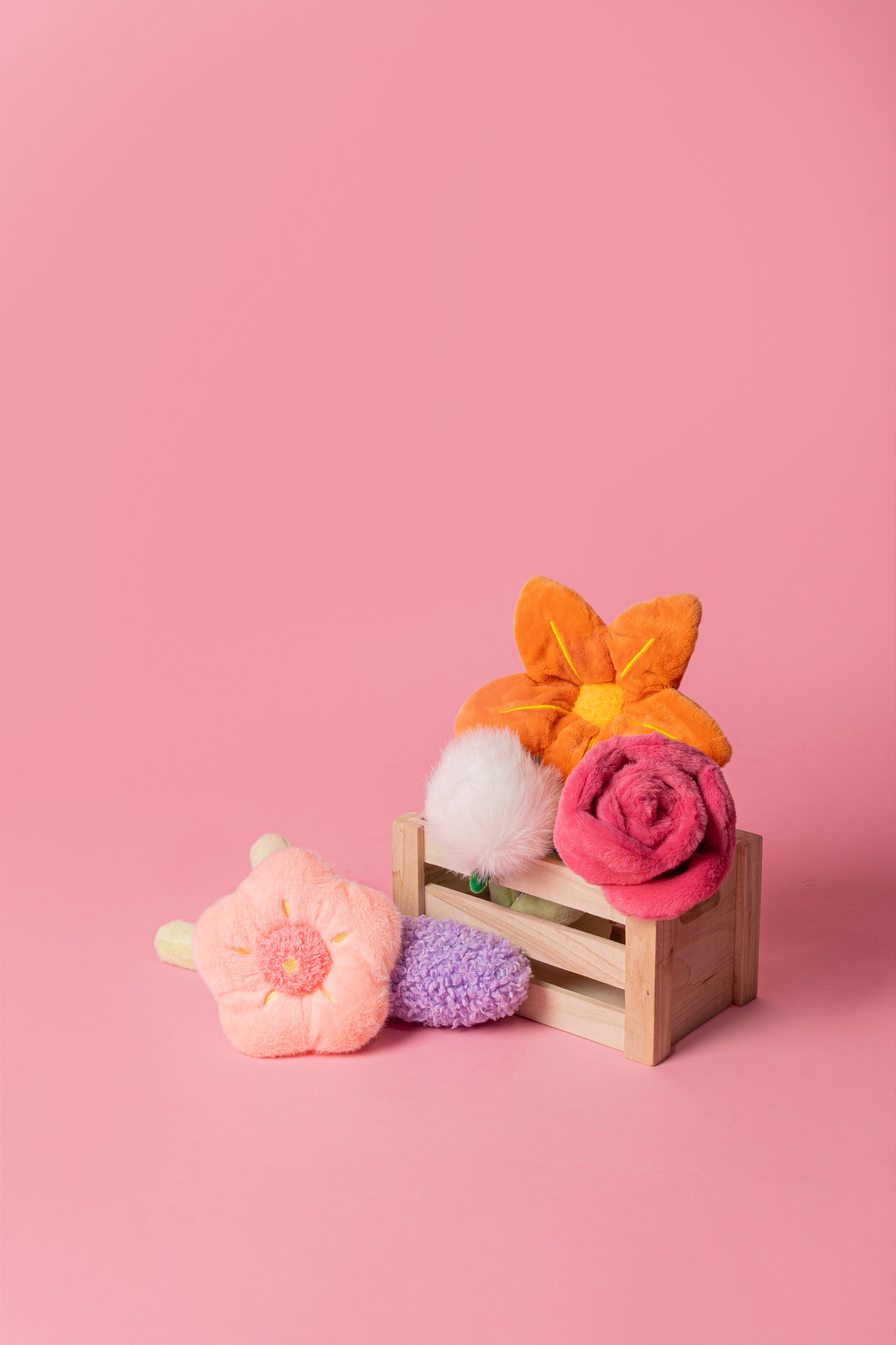 🌹 Rose Flower Plush Dog Toy – Crinkle Fun for Endless Playtime! 🐾