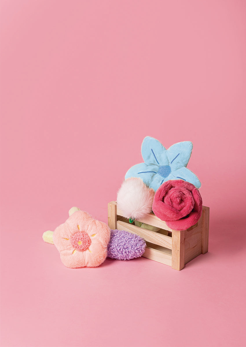 💙 Blue Flower Plush Dog Toy – All-Crinkle Fun for Playtime! 🐾