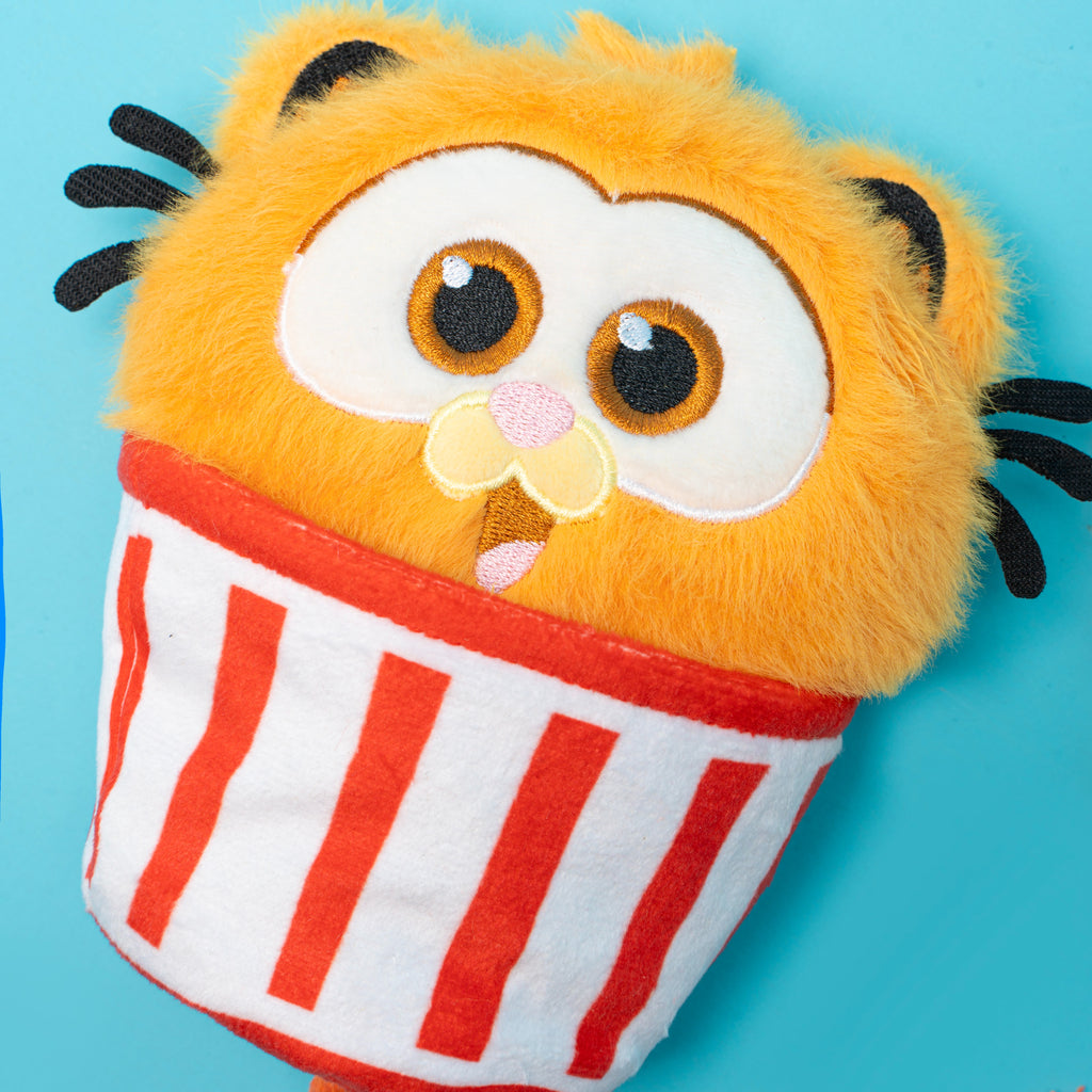 Garfield Popcorn Plush & Rope Toy