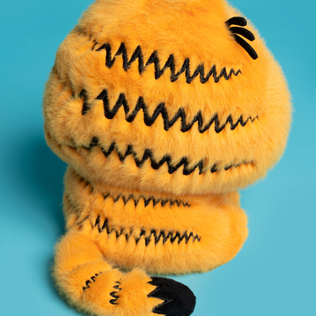 🧸 Garfield Cuddly Squeaky Toy – Big Hugs, Bigger Fun! 🐾