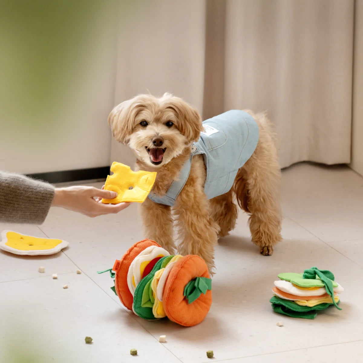 Burger Snuffle Toy – Multi-Layer Puzzle for Smart Dogs