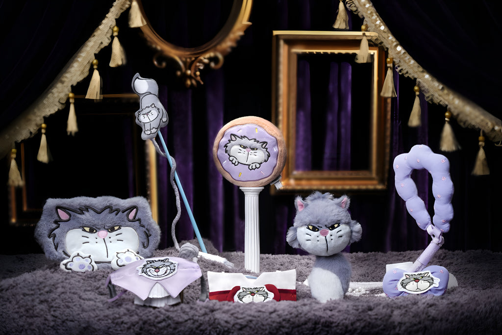 Grumpy Grey Cat Face Crinkle Toy! 😾🐱